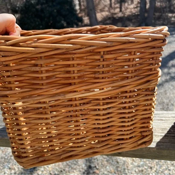 Pottery Barn Sabrina Baskets Large Wicker Storage Bin Basket Natural - Picture 5 of 9